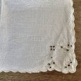 画像4: カットワークと手刺繍のナプキン