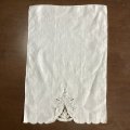 手刺繍とカットワークのマット