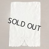 手刺繍とカットワークのマット