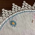 画像2: 手刺繍の大判ドイリー (2)