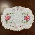 手刺繍のドイリー