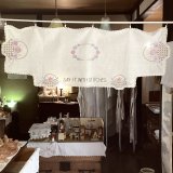 手刺繍のカフェカーテン