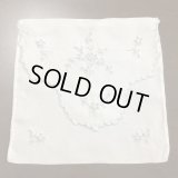 カットワークと刺繍のポーチ