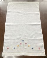 手刺繍のタオル
