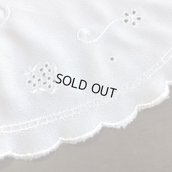 画像9: カットワークと刺繍の付け襟