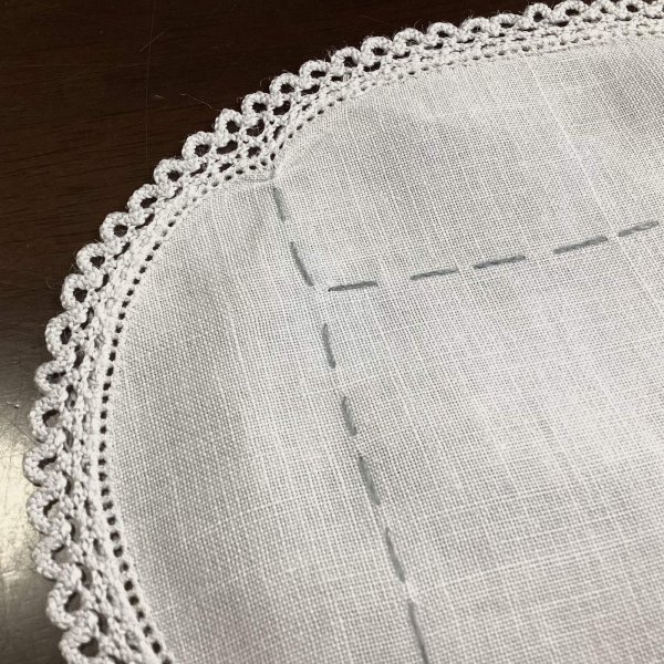 画像2: 縁レースと手刺繍のオーバルドイリー (2)