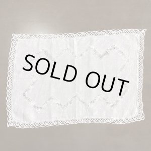 画像: ドロンワークと縁レースのテーブルセンター