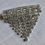 画像: ラインストーンのフリンジブローチ
