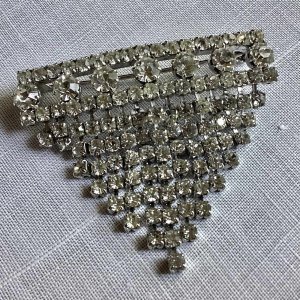 画像: ラインストーンのフリンジブローチ