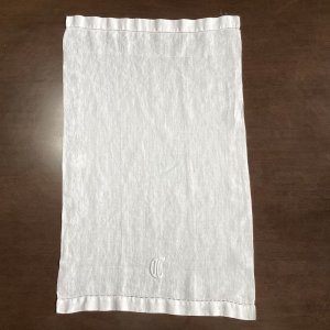 画像: 地模様と刺繍のタオル