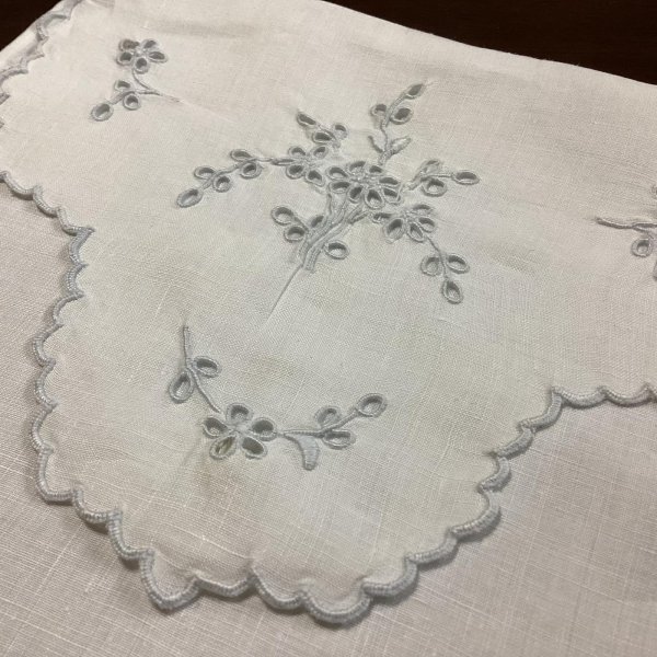 画像7: カットワークと刺繍のポーチ (7)