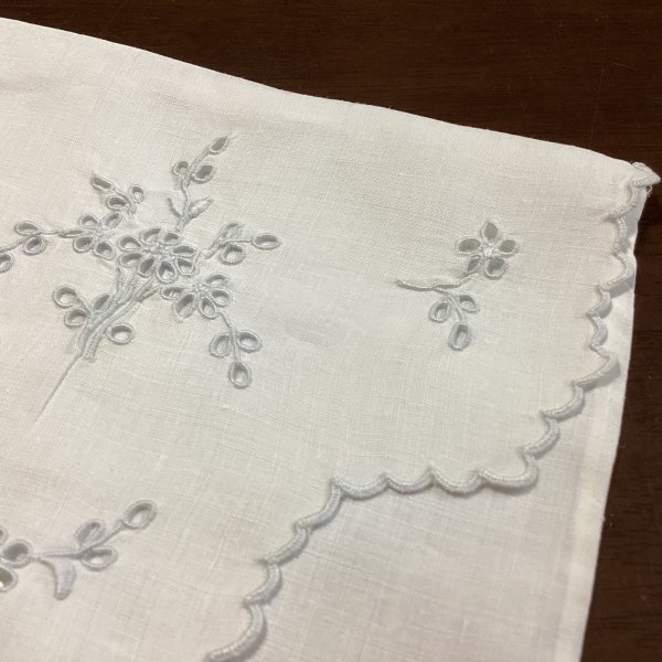画像6: カットワークと刺繍のポーチ (6)