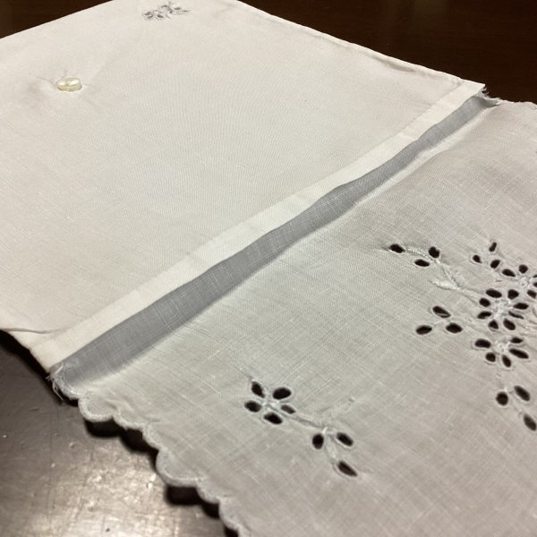 画像4: カットワークと刺繍のポーチ (4)