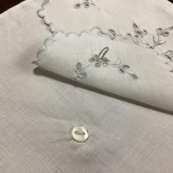 画像10: カットワークと刺繍のポーチ (10)