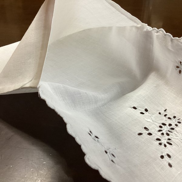 画像3: カットワークと刺繍のポーチ (3)