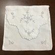 画像1: カットワークと刺繍のポーチ (1)
