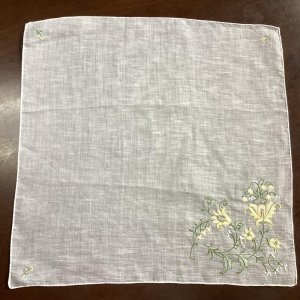 画像: 刺繍のハンカチ