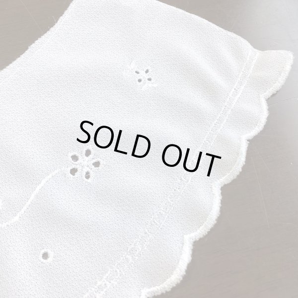 画像8: カットワークと刺繍の付け襟 (8)