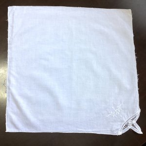 画像: 刺繍とバテンレースのナプキン