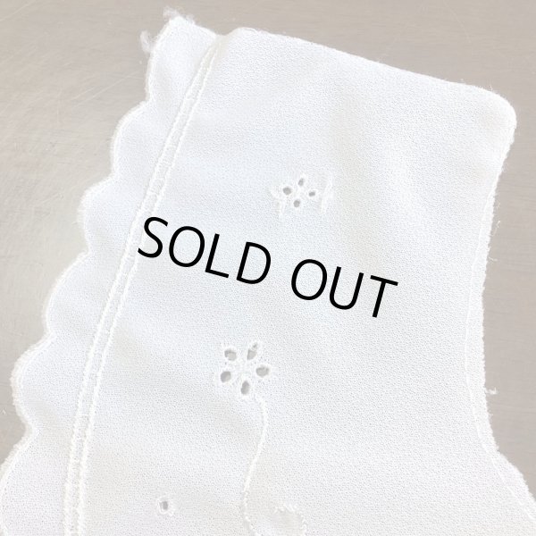 画像4: カットワークと刺繍の付け襟 (4)