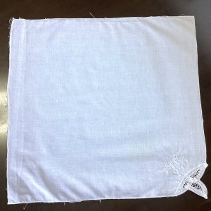 画像: 刺繍とバテンレースのナプキン　（シミあり）